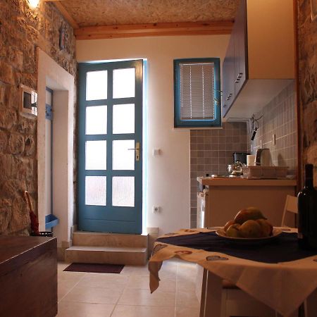 Lira - Studio Apartment Trogir Ngoại thất bức ảnh