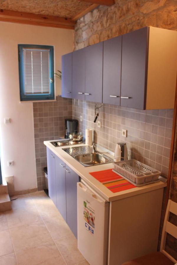 Lira - Studio Apartment Trogir Ngoại thất bức ảnh