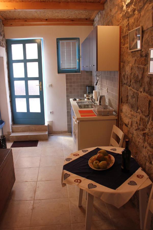Lira - Studio Apartment Trogir Ngoại thất bức ảnh